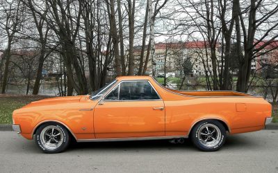 Why Vinyl Wraps Are the Smart Choice for Classic Car Owners